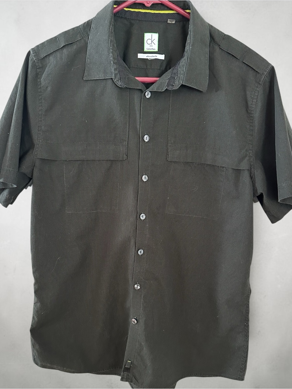 Calvin Klein Men's Short Sleeve Button-Down Shirt in Charcoal Black